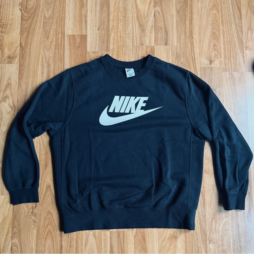 Nike Men's Crewneck Sweater in Black
